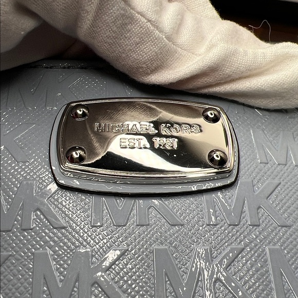 Michael Kors Light Blue Jet Set Travel Medium Signature Logo Dome Crossbody Bag - Picture 17 of 17